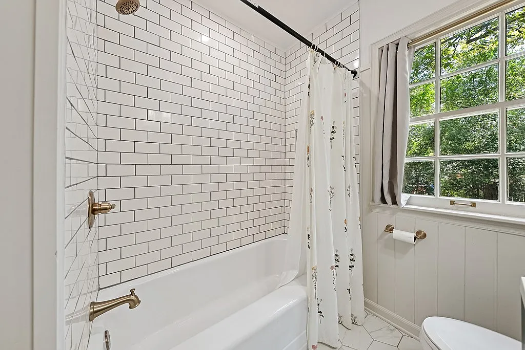 b440ed06e9f5b799862c56e7080986ca-uncropped_scaled_within_1536_1152